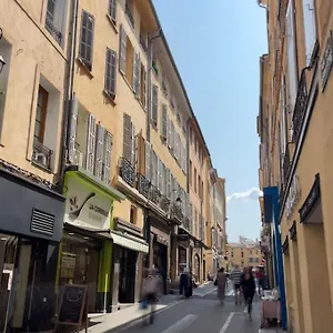 spacieux-t2-au-coeur-daix-en-provence.fr-provencehotel.com/